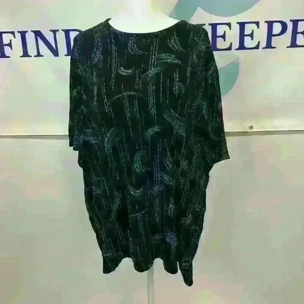 Bentley Plus 1x black and sequce rhinestone bling sleeve top. NWT